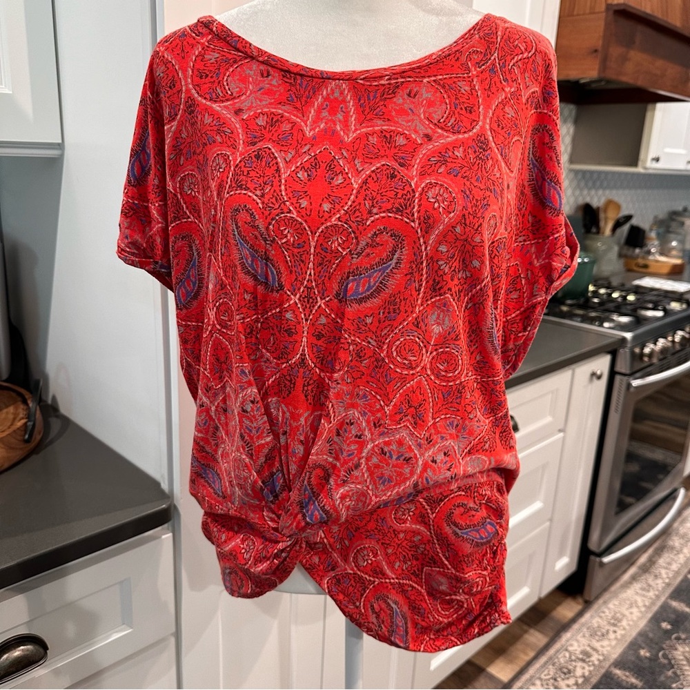 Lucky Brand Red Paisley Short Sleeve Twist Hem Tee